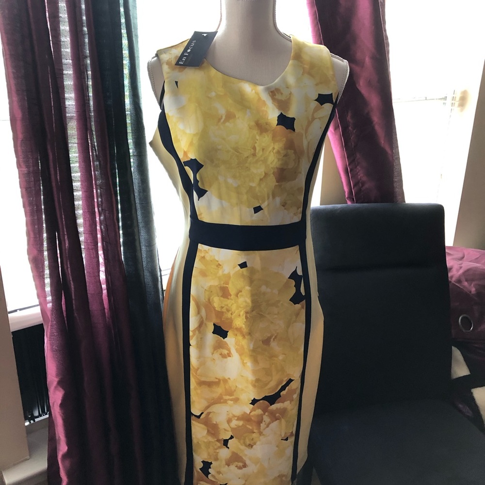 Beautiful floral patterned Enfocus dress